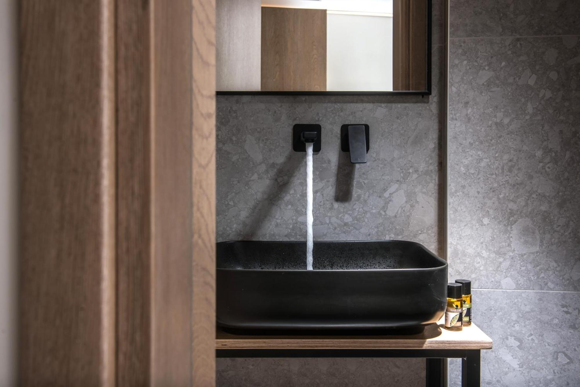King'S Blue , Superior Downtown Loft , No Lift Apartment Ираклио Екстериор снимка